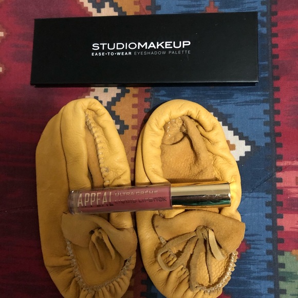 🆕 Studio makeup palette👁 - Picture 3 of 3